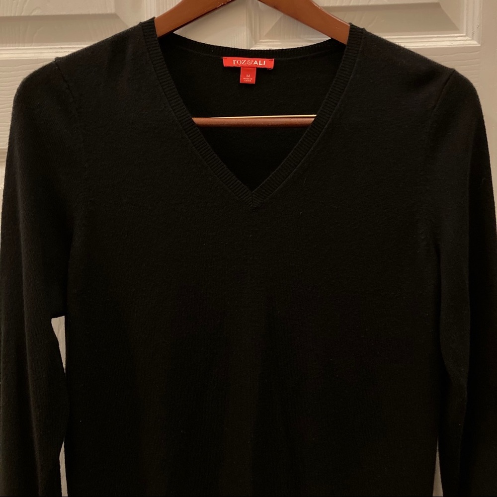 Roz and Ali brand sweater, M